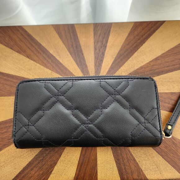 Fossil Wallet Women Quilted Black Faux Leather Large Zip Around  Wristlet Strap - Picture 3 of 7